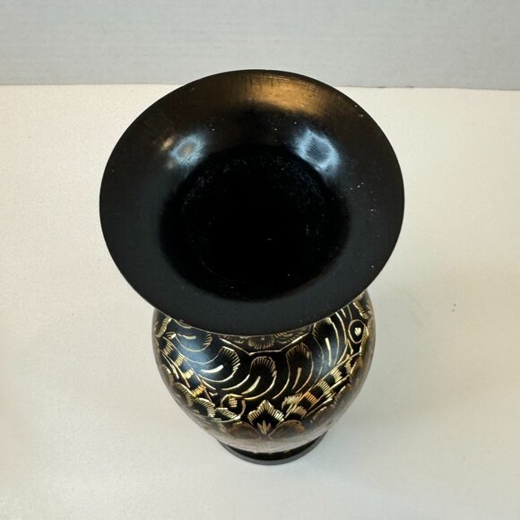 Vintage Metal Flower Vase Black Gold Brass Etching Floral Pattern India - Picture 5 of 6